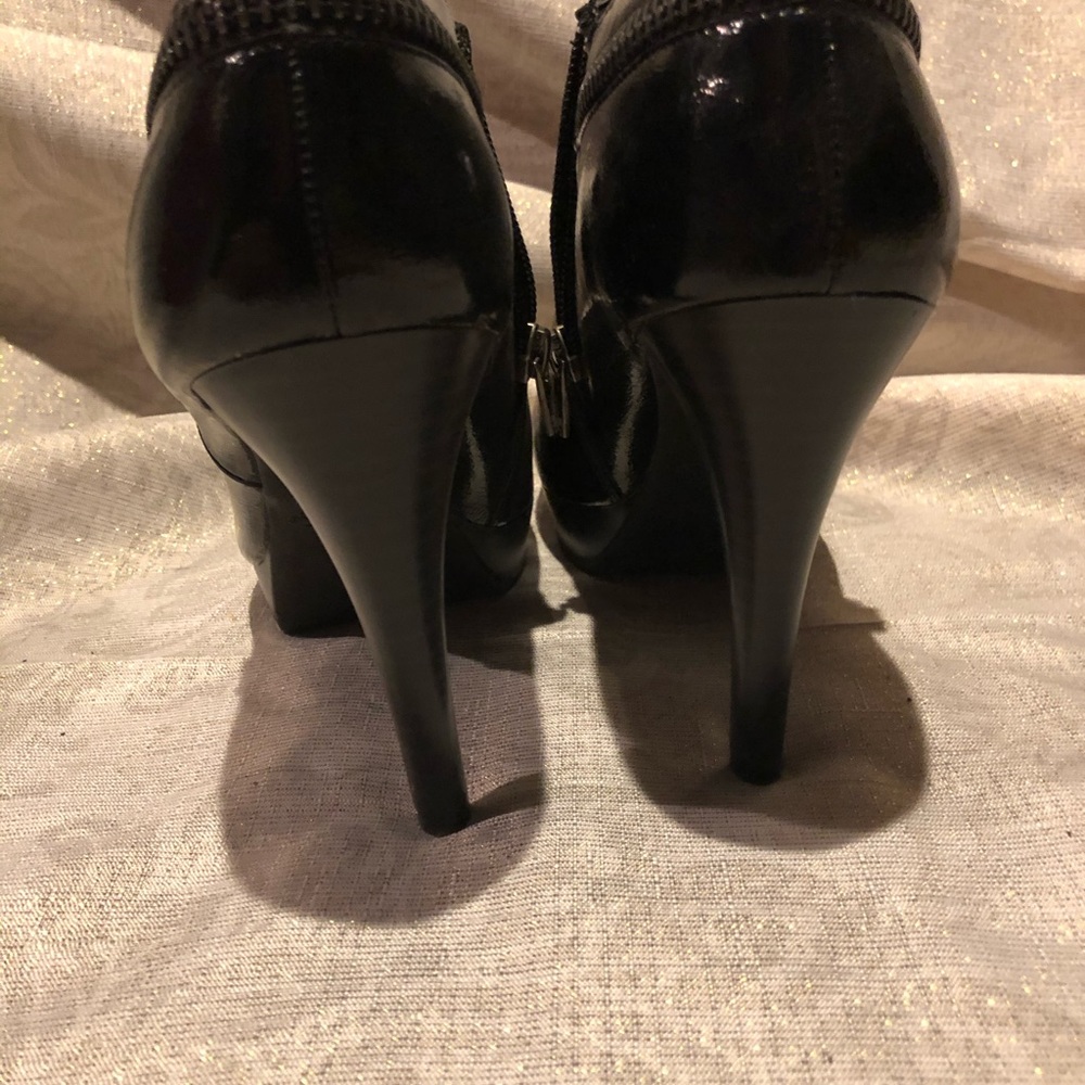Boots - Picture 4 of 4